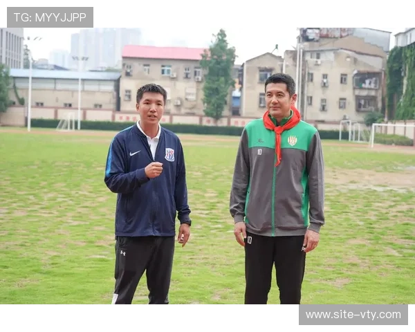 杨晨自信喊话称走上足球之路源于父亲影响并承载未实现的梦想