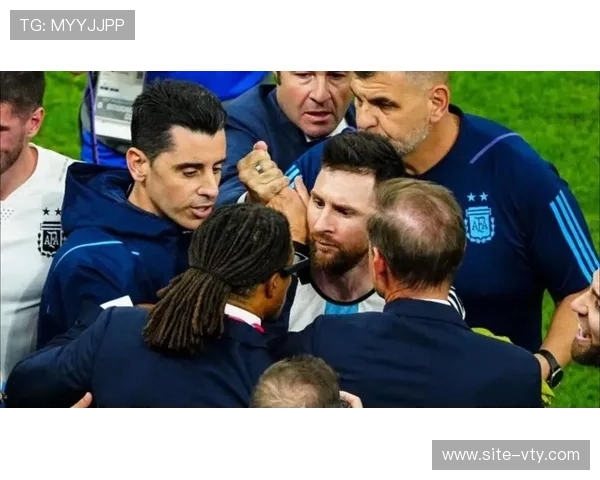 麦卡利斯特被追要球衣尴尬一幕 对手笑问你就没带两件球衣吗