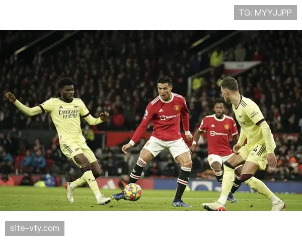 阿森纳埃泽小腿伤势不容乐观 或缺阵四至六周关键赛程